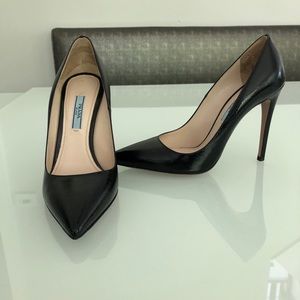 Prada Black Pump size 37.5 SALE
